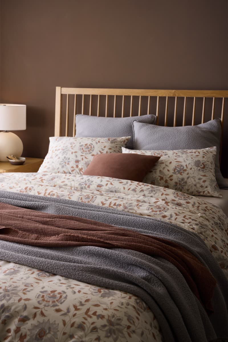 Reign Bedding